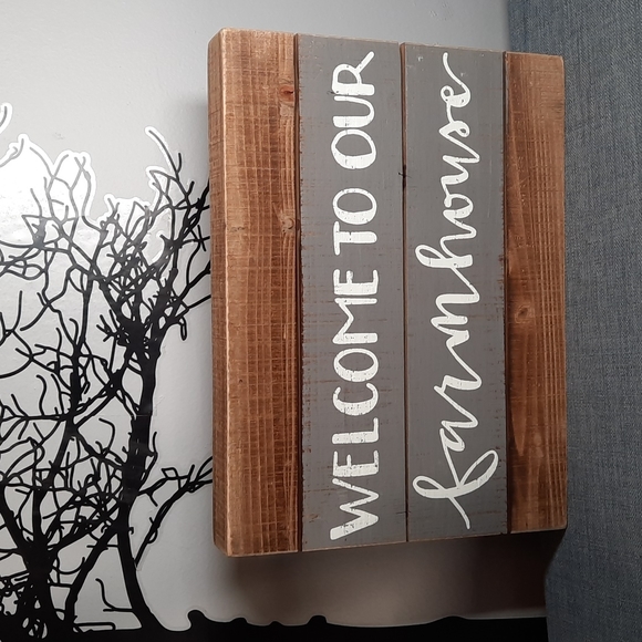 Sign Wall Hanging Art Wood Urban Farmhouse Welcome Gray Brown Decor - Picture 1 of 6
